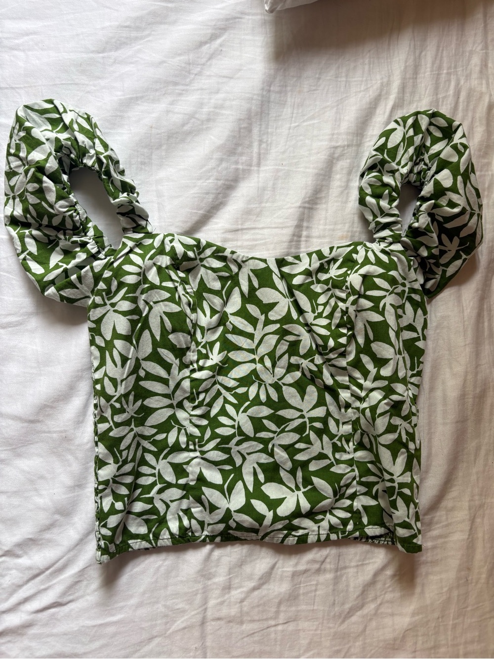 Abercrombie & Fitch Green and White Leaf-Print Puff Sleeve Crop Top